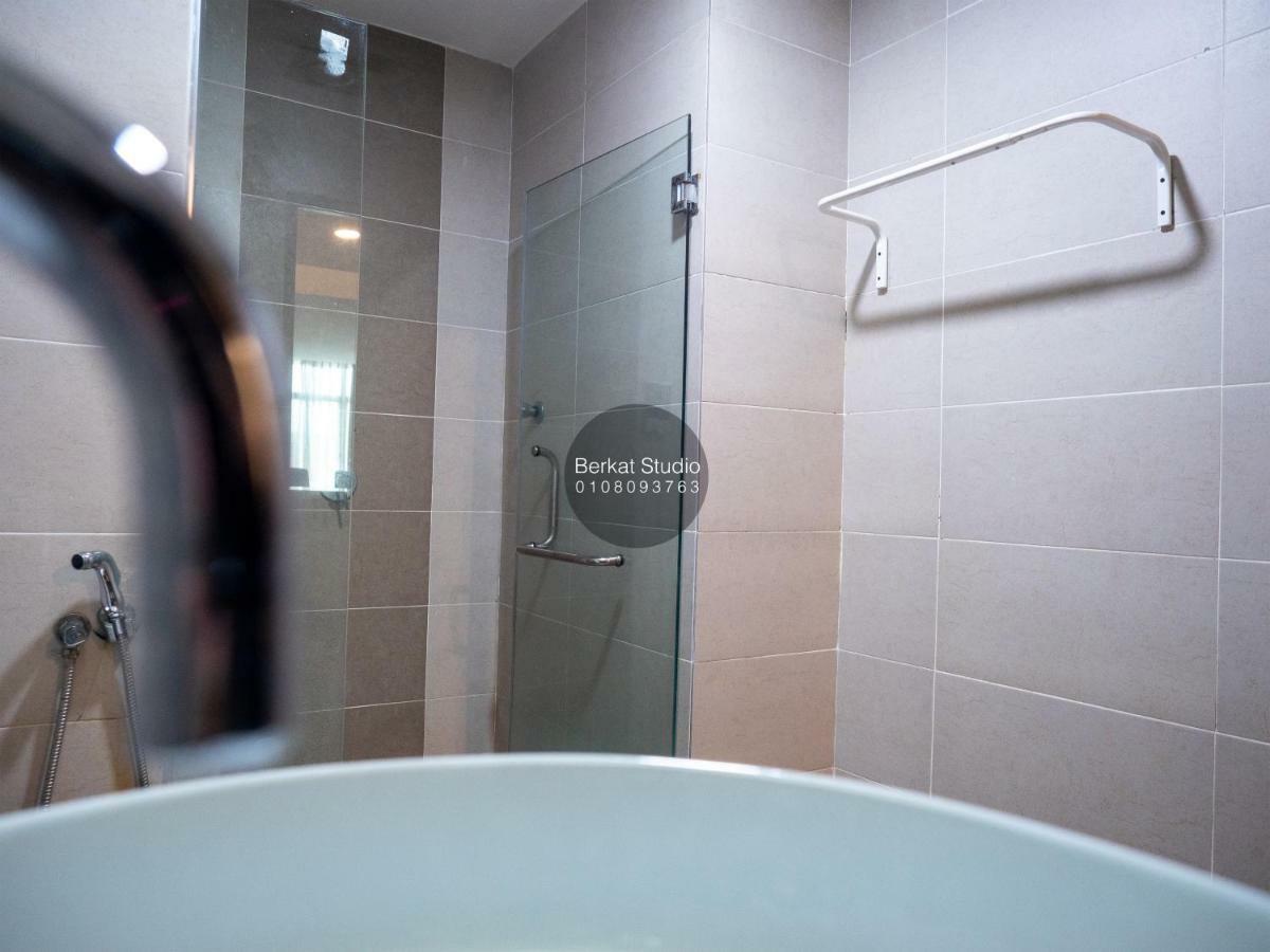 Berkat Studio Hotel Kota Bharu Exterior photo